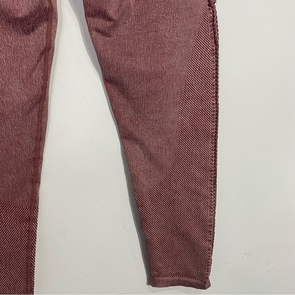 AERIE Offline Seamless Macrame High Waisted Leggings - Picture 11 of 14